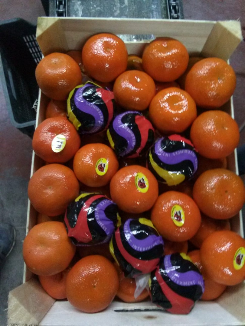 ¡Voy a vender una mandarina de Turquía cal 1 a 5 pulgadas 1 cantidad de aproximadamente 10 toneladas!