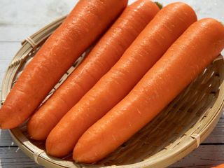 Variedad China Pequeña zanahoria fresca larga (80g-150g) S Tamaño