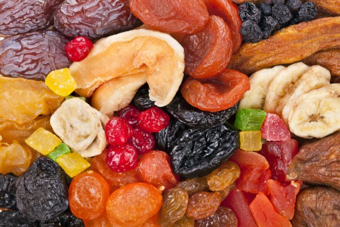 Venden frutas deshidratadas a un deshidratador controlado