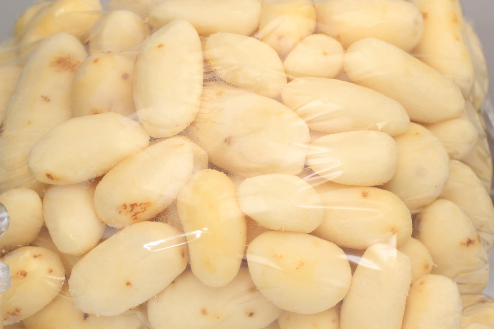 Primera clase de potatose Datos técnicos: 1) 50-100 g / pcs 2) 100-150 g / pcs 3) 150-200 g / pcs 4) 200 g y más Especificaciones: 1) 50-100 g / pcs