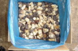 Producto: hongo seco del bosque negro Especificaciones Material: hongo shiitake fresco al 100% Tipo: superficie lisa Forma: entero sin tallo Tamaño de la tapa: