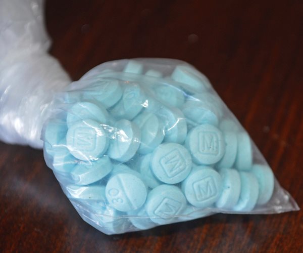 !!! MARIJUANA DE ALTA CALIDAD Y ACEITE DE CANNABIS !!! !!! COMPRAR MARIJUANA, KERTAMINE, HEROIN, COCAINE, METAL DE CRISTAL, OXYCODONE, XANAX !!! Contacto ..