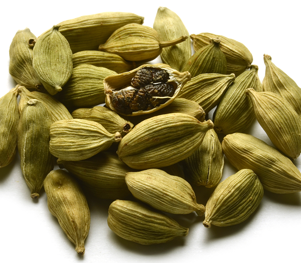 Mejor venta de especias Secas Cardamomo negro a velocidad atractiva / VIETNAM DRIED BLACK CARDAMOM EXPORTER Detalles rápidos Tipo de producto: Hierbas y