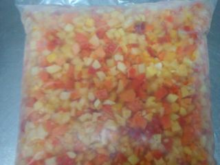 La fábrica de procesamiento de verduras congeladas compra pimientos,