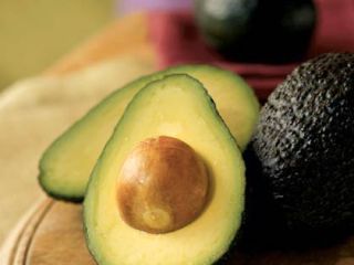 Compre variedades de aguacate frescas de Perú a un