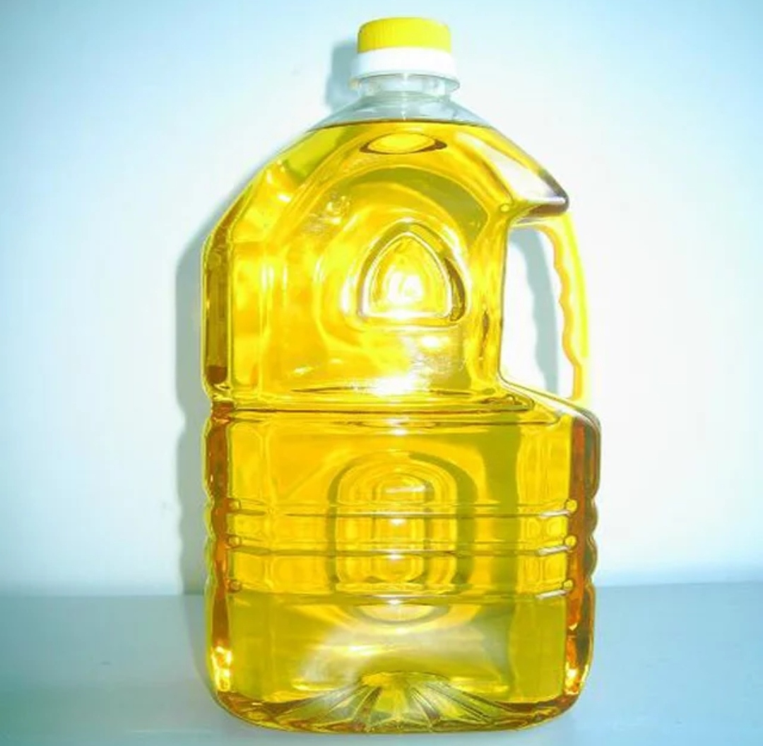 Suministramos aceite de girasol refinado y sin refinar al por mayor