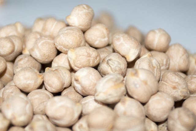 Ofrecemos garbanzos de 24 Mt, calidad: pureza 6+ Sortex, entrega del 99.9% a cualquier lugar de Alemania