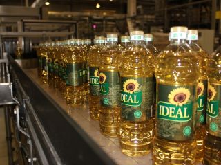 Suministramos aceite refinado al por mayor de Italia. Enviamos
