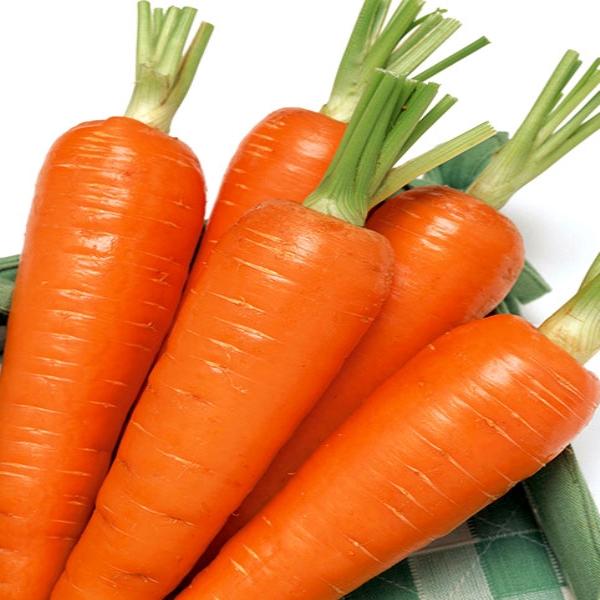 En primer lugar, las zanahorias son fibra, lo que crea una sensación de saciedad prolongada y estimula la digestión