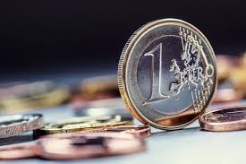 Le ofrecemos ofertas financieras completas, en asociación con actores seleccionados y reconocidos, para satisfacer las necesidades financieras y facilitar la