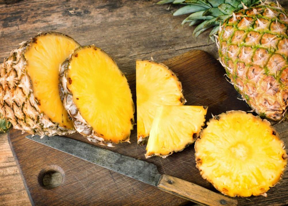 Piñas vietnamitas Las piñas son frutas tropicales ricas en vitaminas, enzimas y antioxidantes