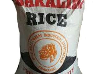 Arroz nigeriano bien pulido disponible. Stock de pescado disponible.