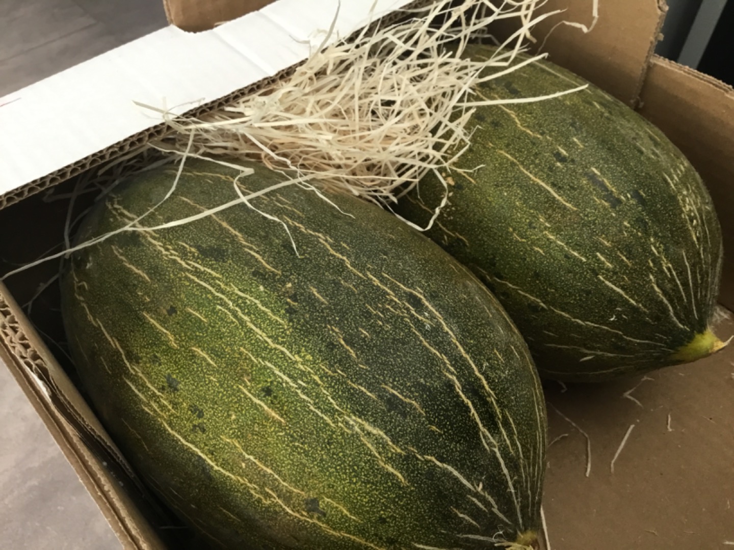 ¡Hola! ¡Ofrezco frutas y verduras al por mayor de España! Precios muy competitivos!