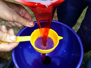 Debe vender moscatel ottonel, merlot y mostaza, y reloj