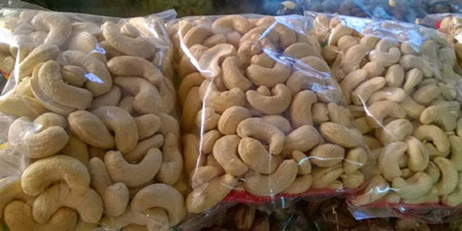 Compre anacardos de alta calidad "Somos los únicos productores y exportadores más grandes en KENYA con unos 75 años de servicios"