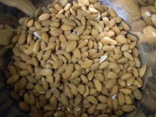 Almond Nuts Precio: $ 2000 por TM Sabor: Típico