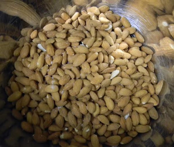 Almond Nuts Precio: $ 2000 por TM Sabor: Típico sabor agradable de almendra, levemente astringente