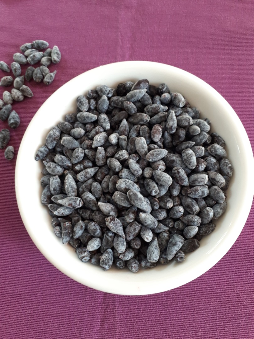 Frutas Haskap Berry congeladas y clasificadas