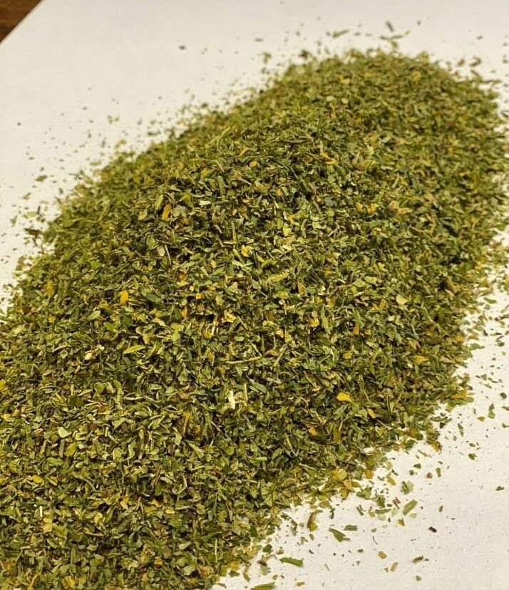 Flores de cáñamo con CBD secas Futura 75 para extracción Como fabricante, Sefir Poland ofrece flores de cáñamo con CBD de alta calidad para extracción con