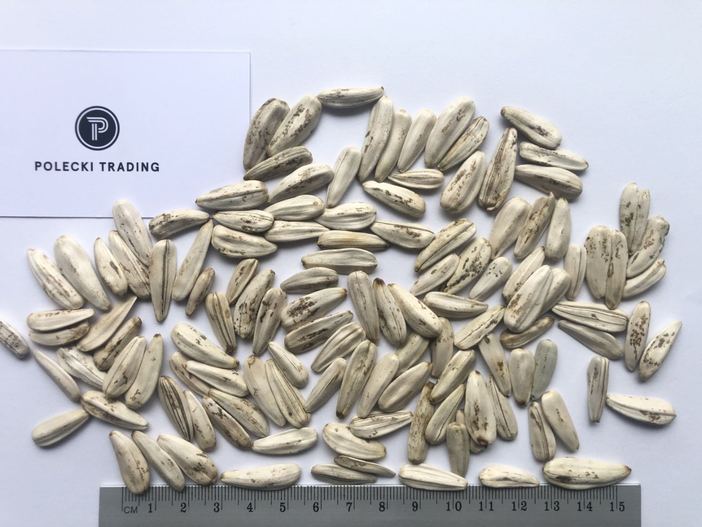 Hola, Vendo semillas de girasol blancas envasadas en bolsas de 25 kg para uso alimentario, país de origen, Turquía