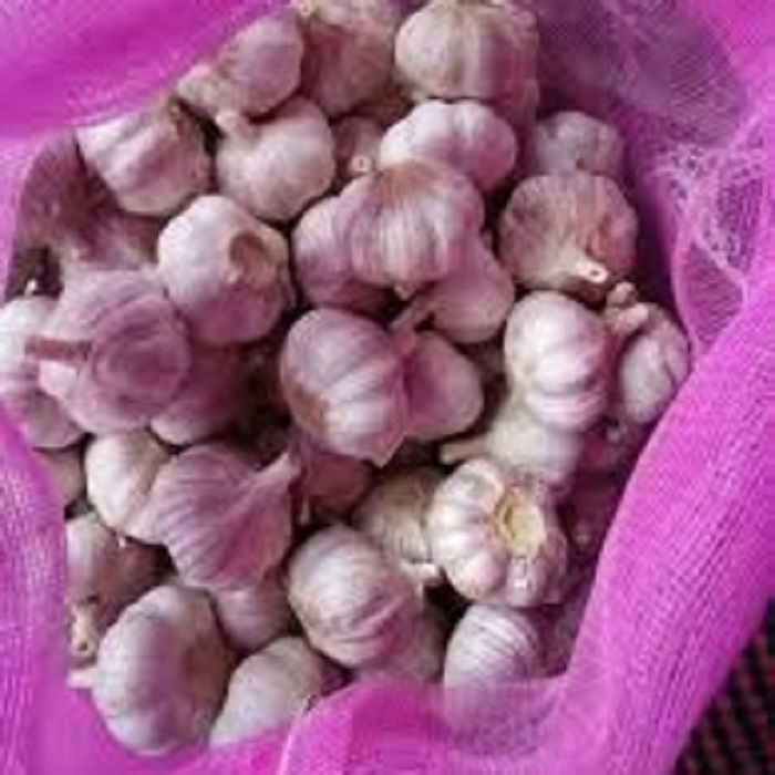 1) Ajo blanco normal (ajo rojo, ajo morado) 2) Ajo blanco puro (ajo blanco como la nieve, ajo superblanco) Especificaciones y detalles 1) Tamaños: 4.5 - 5.0cm