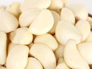Ajo rico en nutrientes: cada 100 gramos de agua