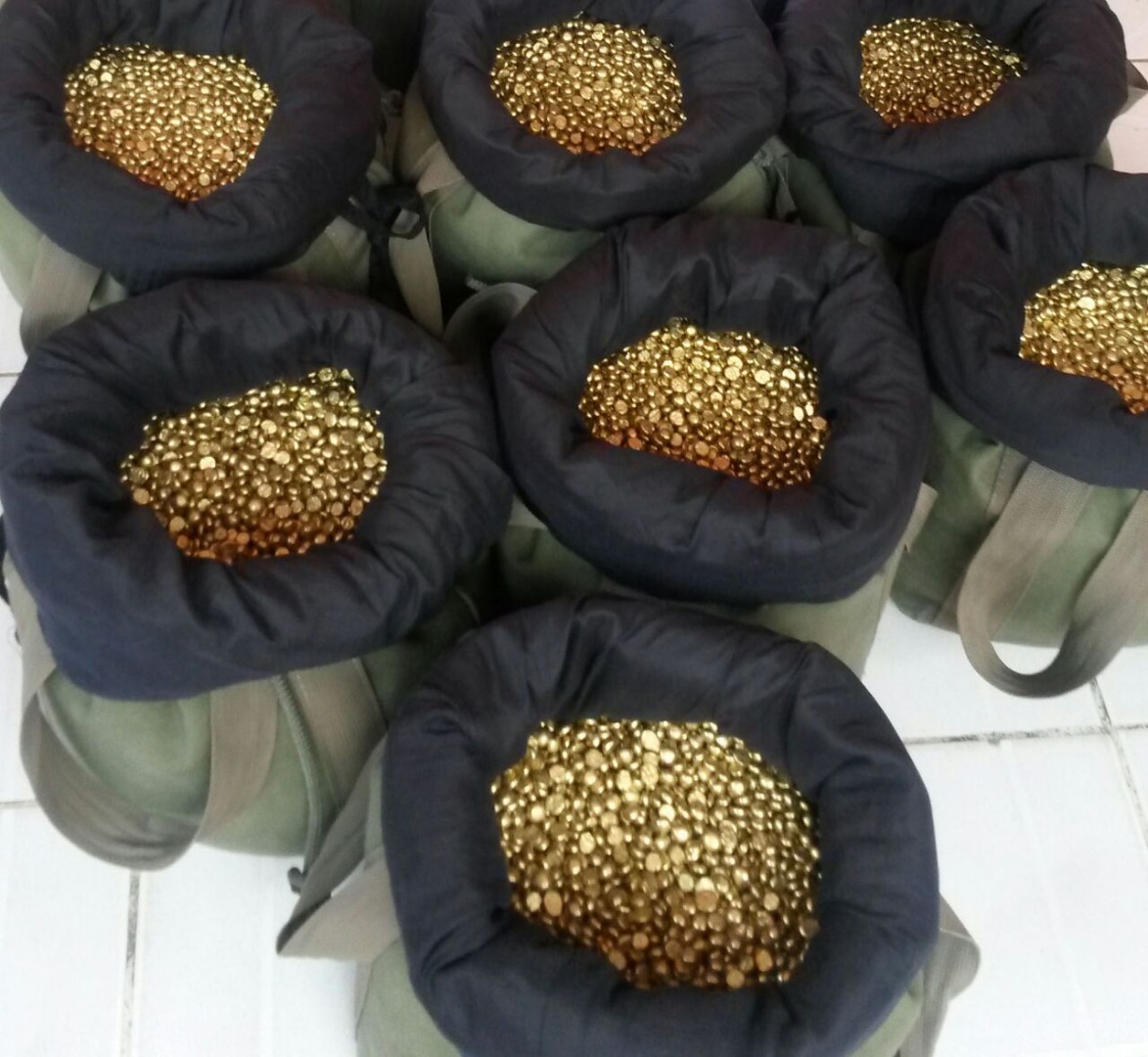 Oro a la venta en Uganda, África y África Oriental Este mes en Gold sales Uganda, tenemos una gran cantidad de pepitas de oro y lingotes de oro disponibles