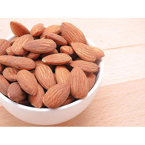 NUECES DE ALMENDRA Fibra: 3,5 gramos Proteínas: 6 gramos Grasas: 14 gramos (9 de los cuales son monoinsaturados) Vitamina E: 37% de la IDR Manganeso: 32% de la