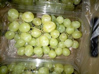 Uvas frescas superior, escarlata, bola roja - Embalaje: 4,5