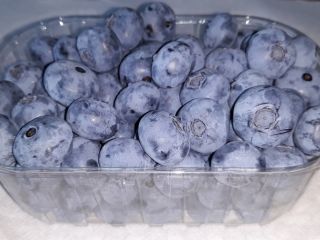Hola, vendo arándanos hasta 1,5 toneladas por semana. Muy