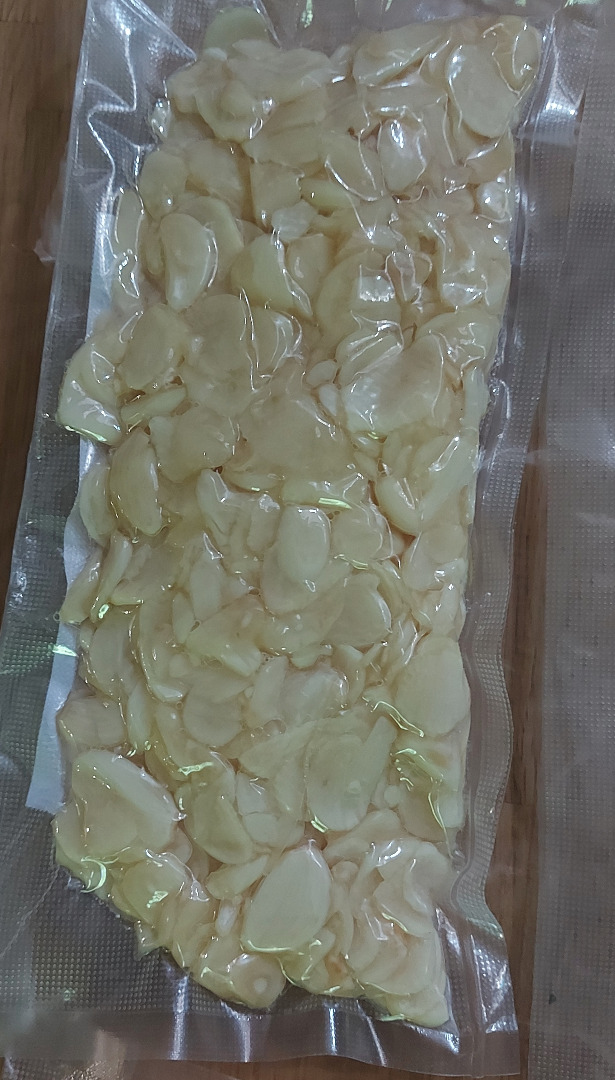 Venderé ajo orgánico polaco fresco, variedad Harnaś: - pulpa de ajo; - rodajas de ajo; - palitos de ajo; - dientes de ajo pelados; - ajo / cabezas de ajo