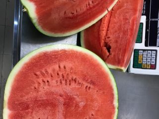 Venderé una sandía sin pepitas, origen dulce de españa.