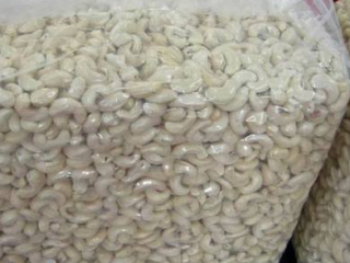 Los anacardos naturales crudos son ricos en proteínas y