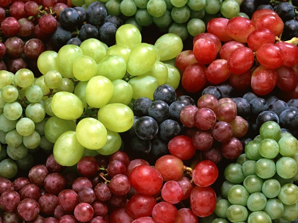 Vendo uvas blancas y negras para vino, productor local, comuna de Bogați, condado de Argeș, precio 2 lei / kg