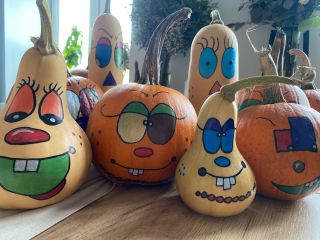 Venderé calabazas pintadas como en la imagen, varios tamaños,
