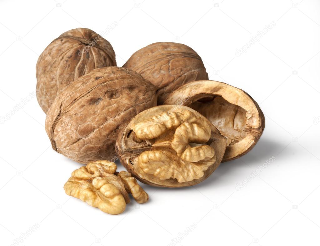 Compramos nueces enteras y peladas