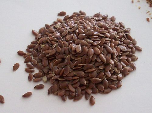 Producto: Semillas de lino Calidad: - Sortex Clean Negrita Tamaño de la semilla Color: marrón dorado Pureza: 99% Sustancias extrañas: máx