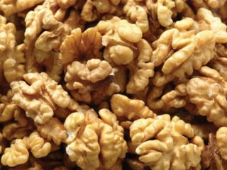 Ofrecemos a la venta grandes cantidades de nueces frescas