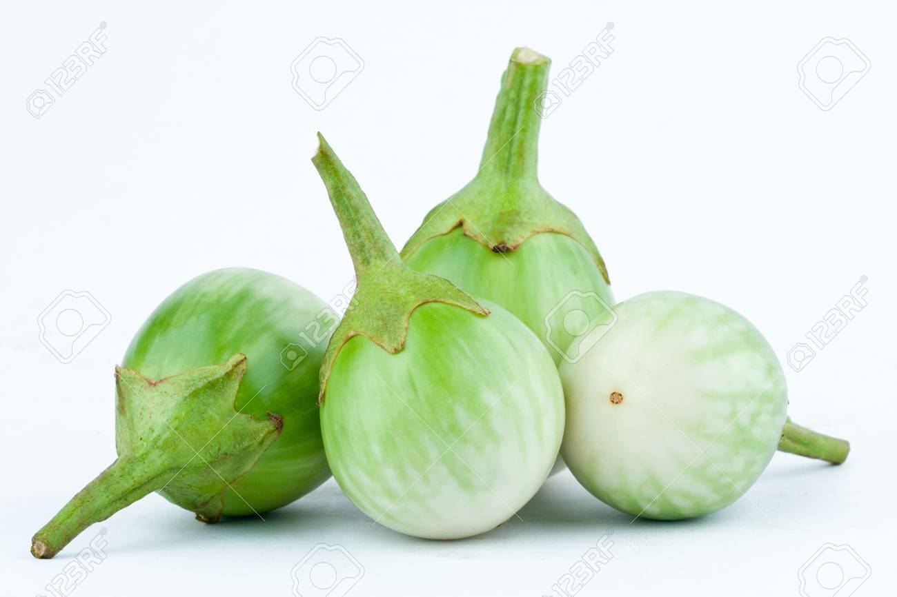 La berenjena tailandesa, o berenjena como a veces se la llama, es una variedad de berenjena Kermit y viene en una variedad de colores
