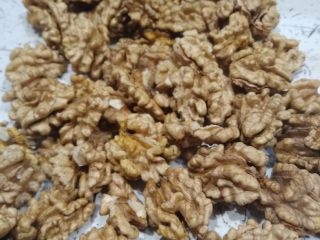 Venderé nueces partidas de este año, muy ricas, con