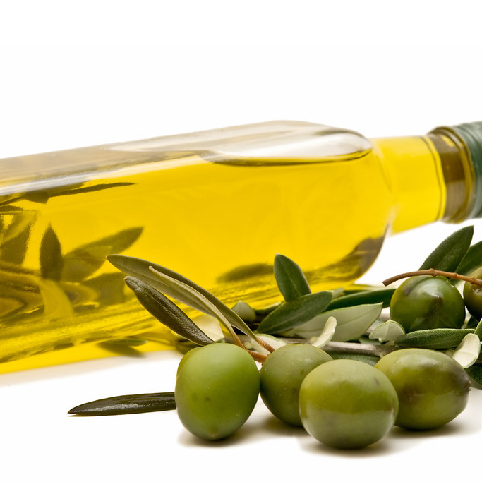 El aceite de oliva se prensa en frío directamente a partir de aceitunas frescas