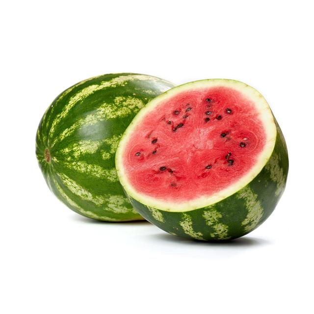 La sandía es una fruta popular, utilizada como alimento refrescante en las calurosas vacaciones de verano, debido al agua fresca y fresca y al mismo tiempo le