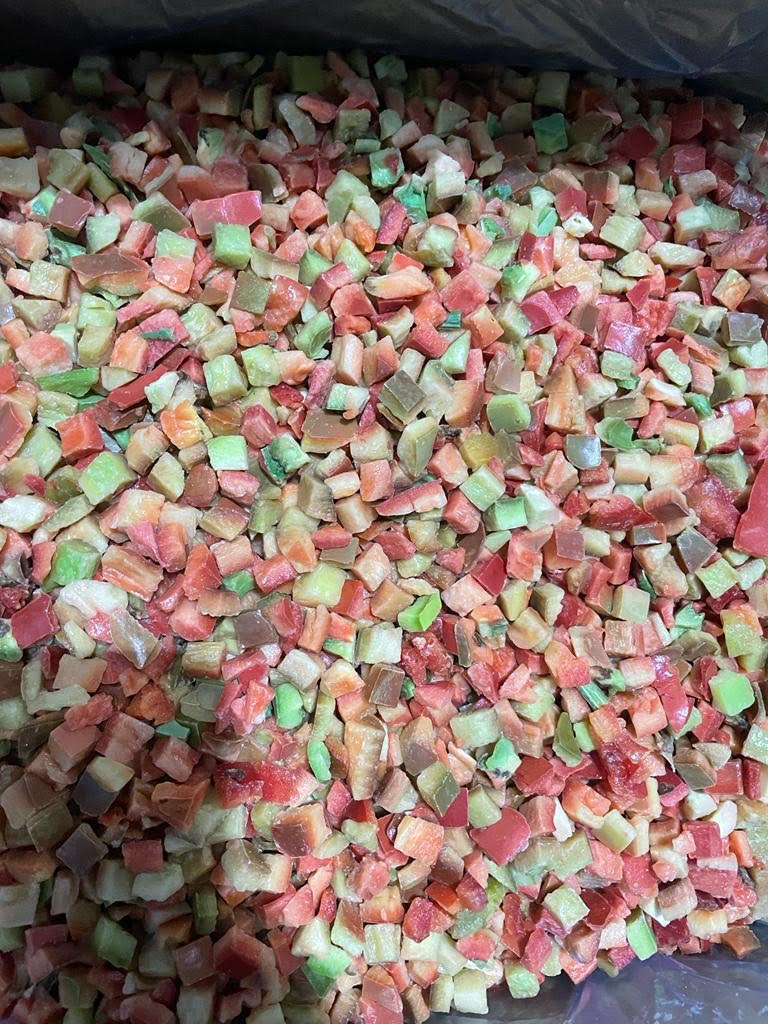 Pimienta verde congelada en cubitos 6 toneladas, cubitos de hielo color mixto congelado 30 toneladas