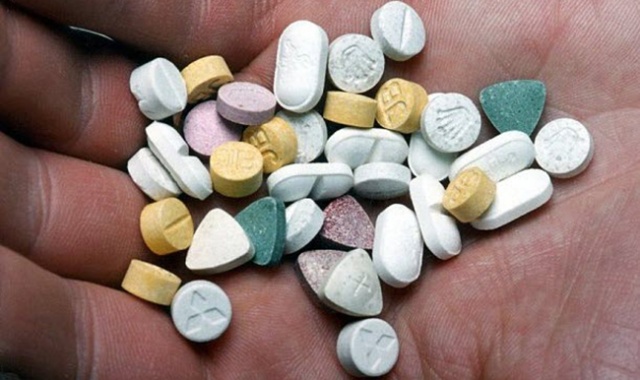 Ordene anfetamina, anfetamina SpeedPaste, metanfetamina, Adderall, MDMA en Internet