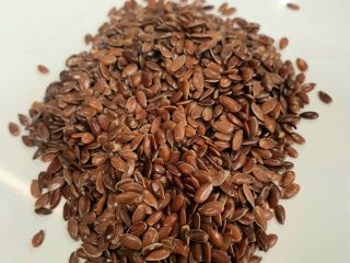 Linaza marrón/dorada, pureza 98%, 99,90%-99,95%. Origen Polonia. Envase 25