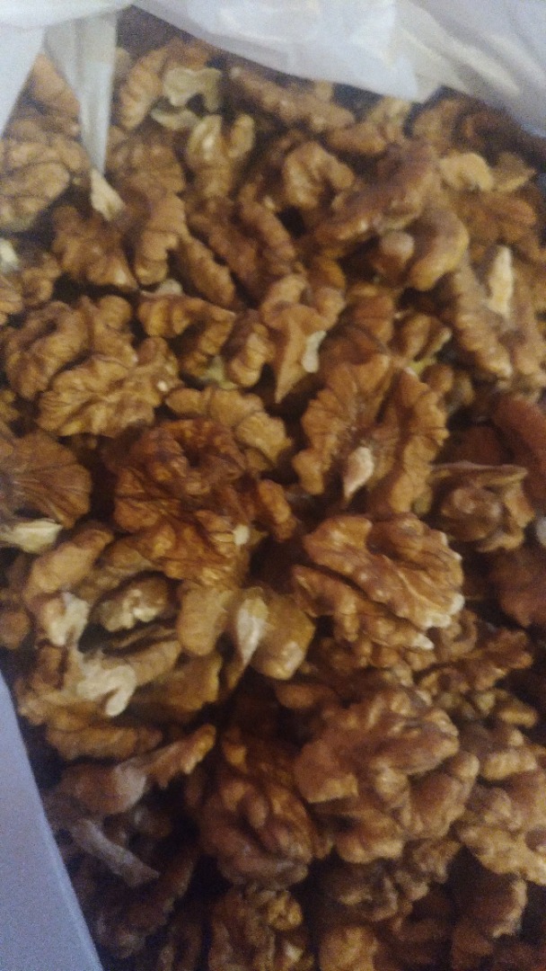 Venderé nueces recién peladas a 6,40 PLN 22 por kg