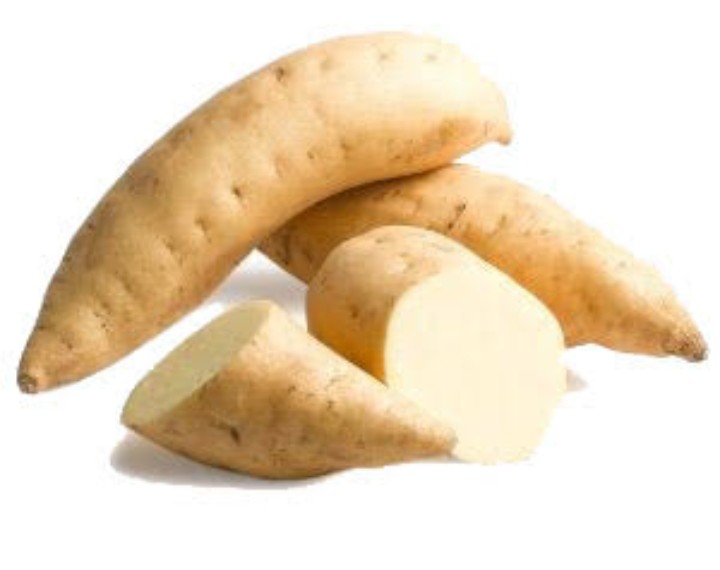 Obtenemos nuestras batatas de pulpa seca blanquecina de granjas en las zonas del norte y del cinturón medio de Nigeria