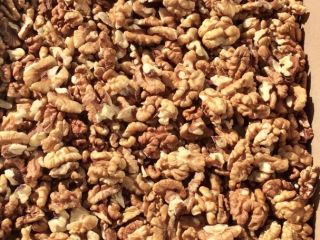 Vendo pepita de nuez bien seleccionada, empacada en cajas