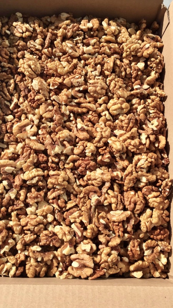 Vendo pepita de nuez bien seleccionada, empacada en cajas de 10 kg