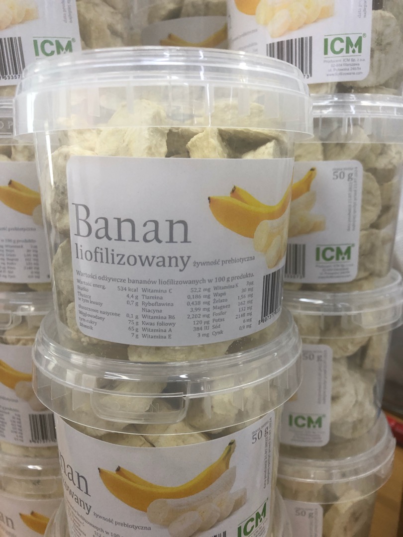Plátano maduro liofilizado en paquetes de 50 g, humedad del 1,5% con un sobre de absorción en el paquete, precio por paquete 10,68 PLN netos